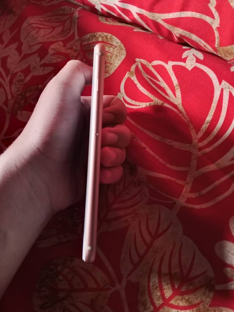 Apple iPhone 8 Plus 1