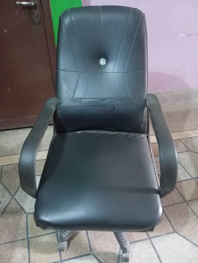 Budget Computer / Study Chair in Working Condition in cheap price