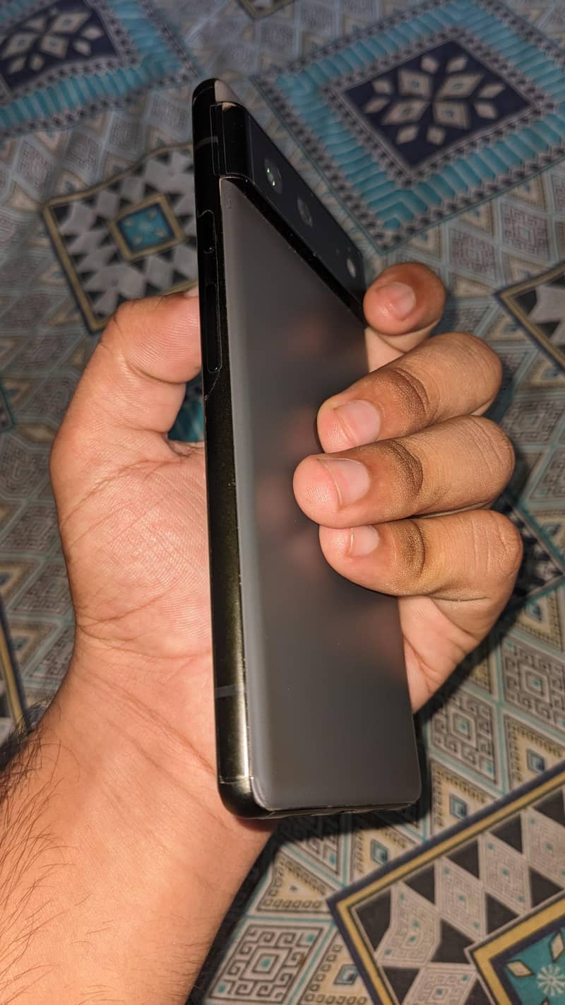 Google Pixel 6 4