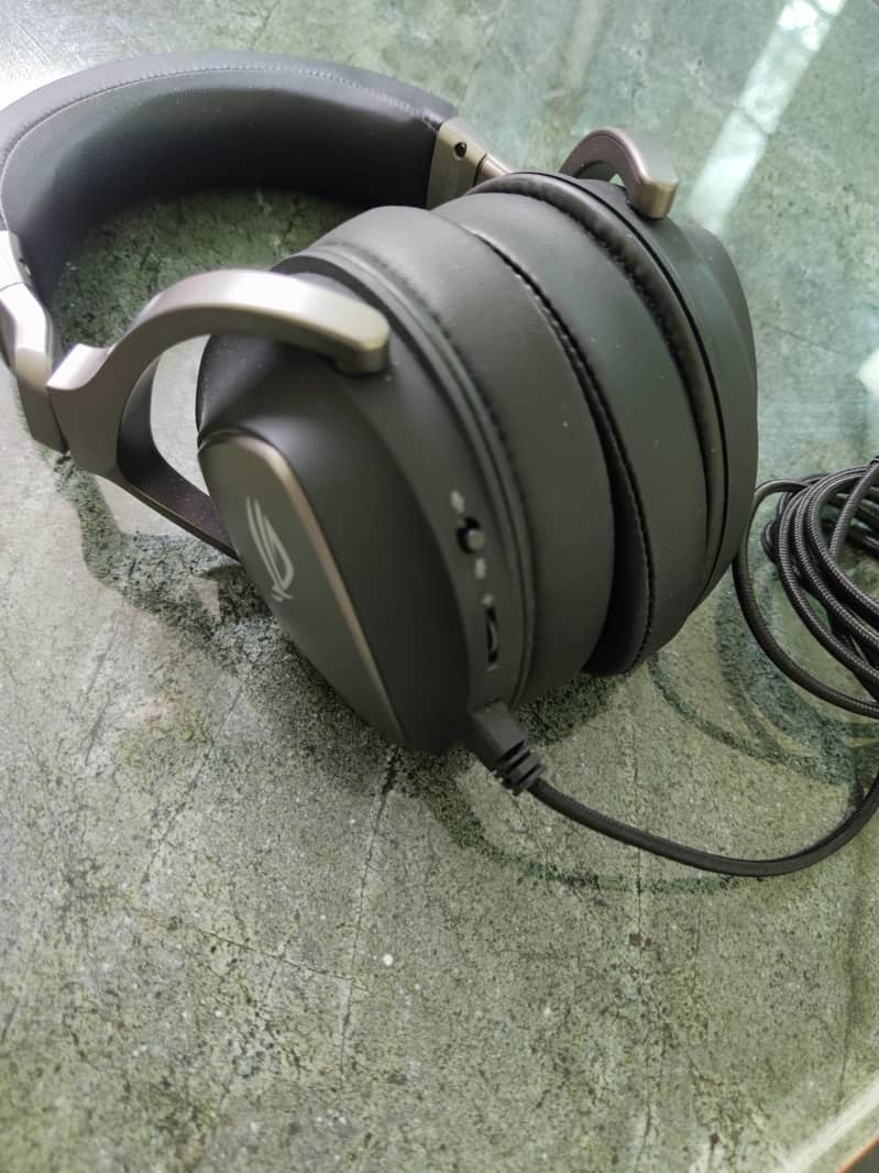 ROG DELTA CORE HEADSET 2