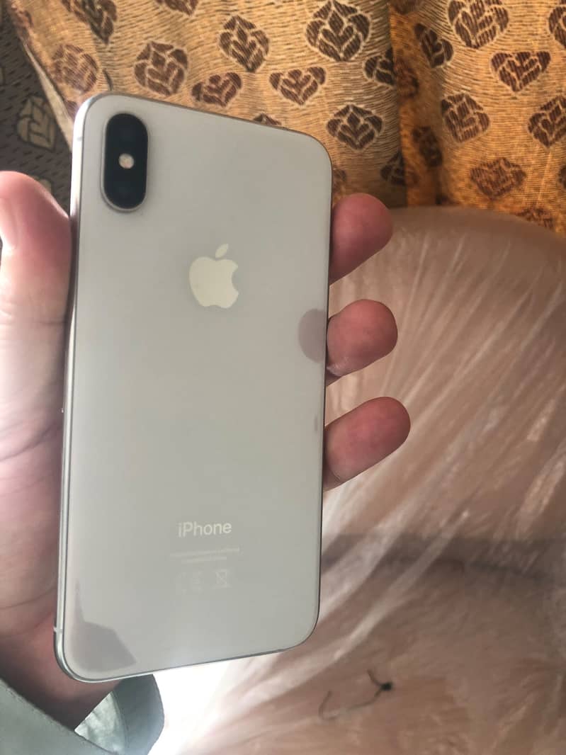 Apple iPhone X 4