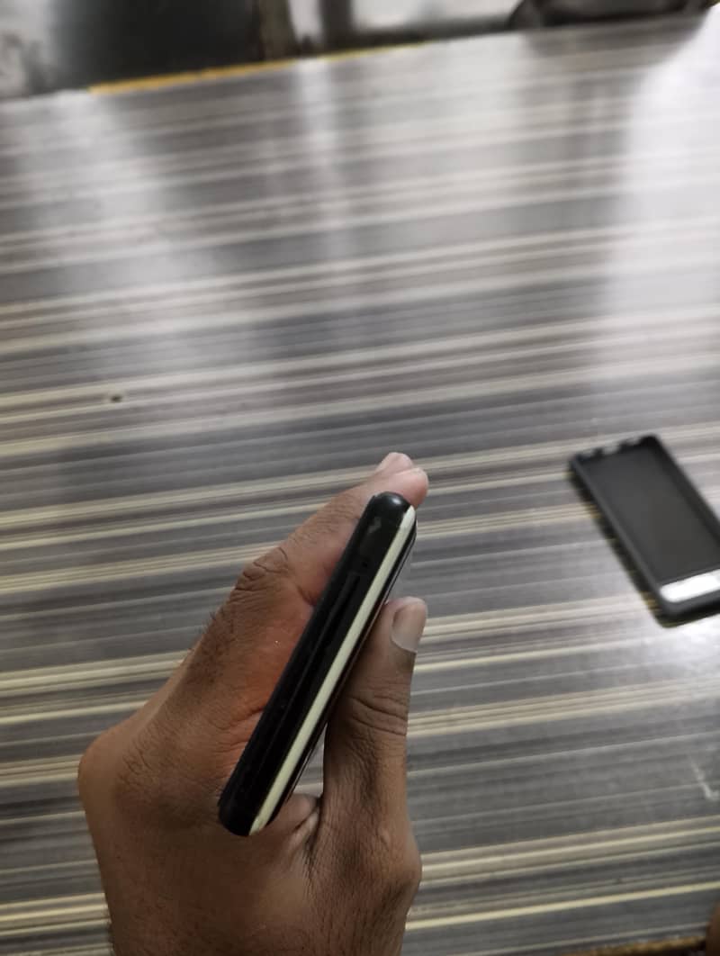 Google Pixel 6a 4