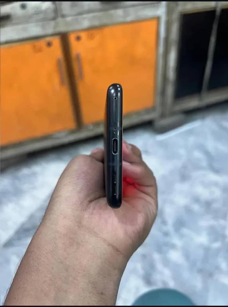 One Plus 9 pro 5G 3
