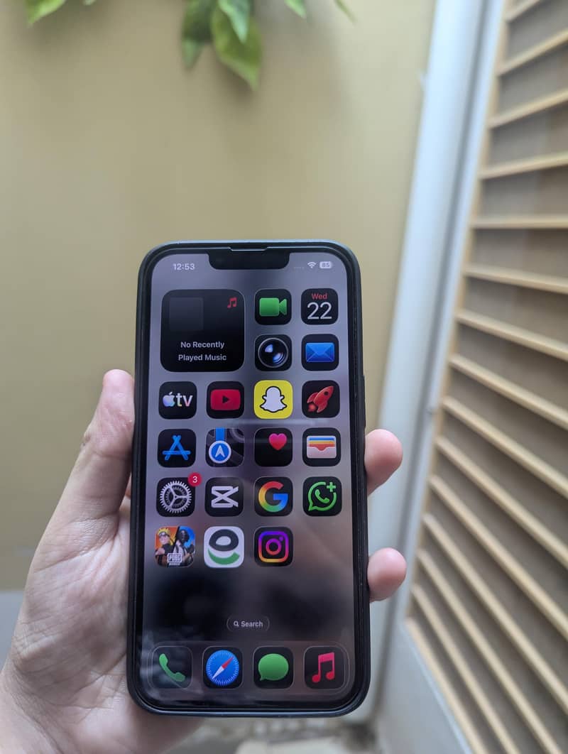 Apple iPhone 13 6