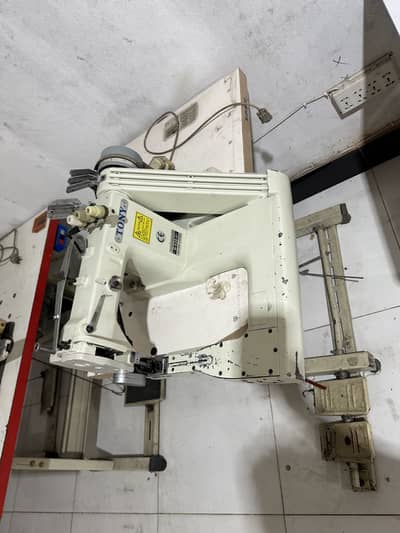 Feedo Tony Industrial Sewing Machine with Puller & Light