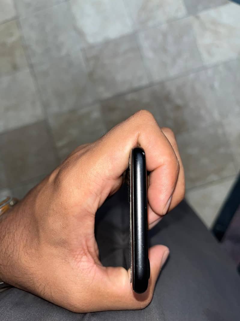 Apple iPhone 7 3