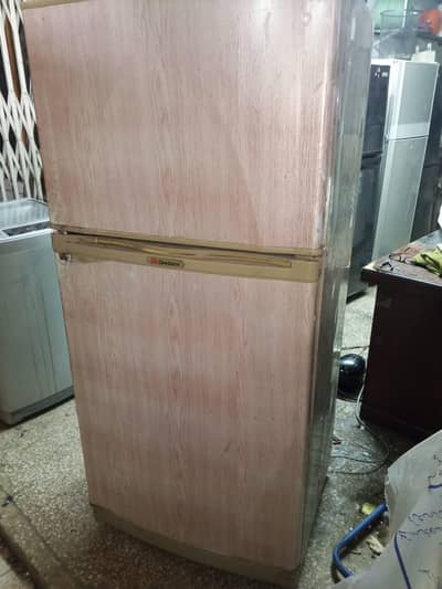 fridge used by me good condition
