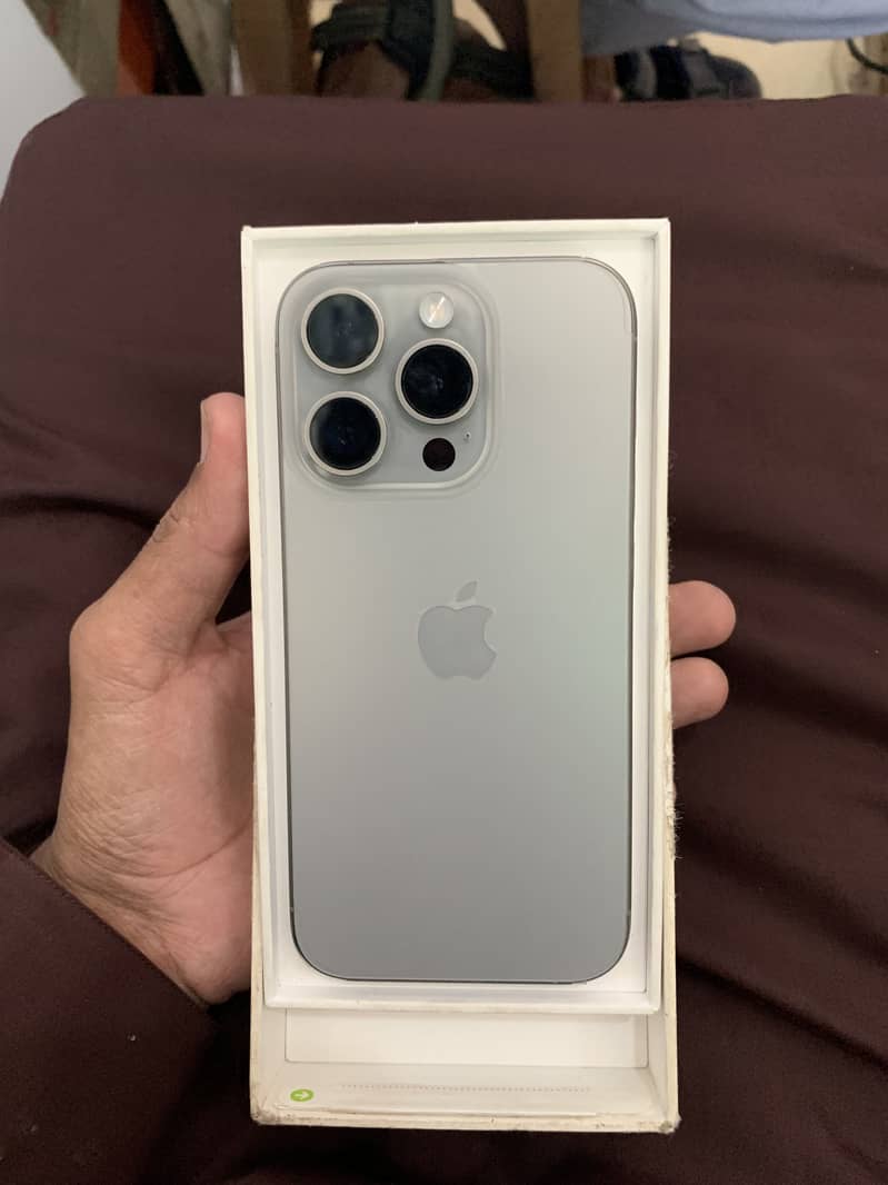 Apple iPhone 15 Pro 0