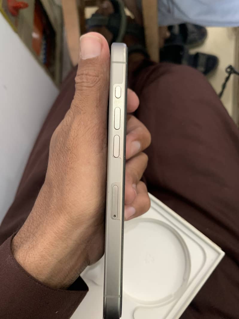 Apple iPhone 15 Pro 1