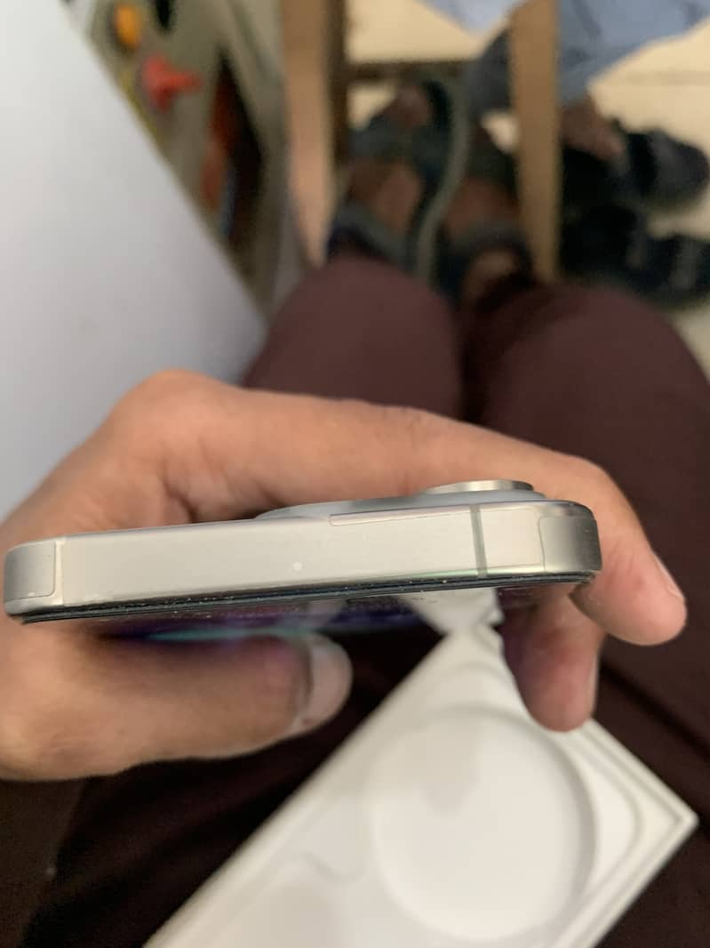 Apple iPhone 15 Pro 3