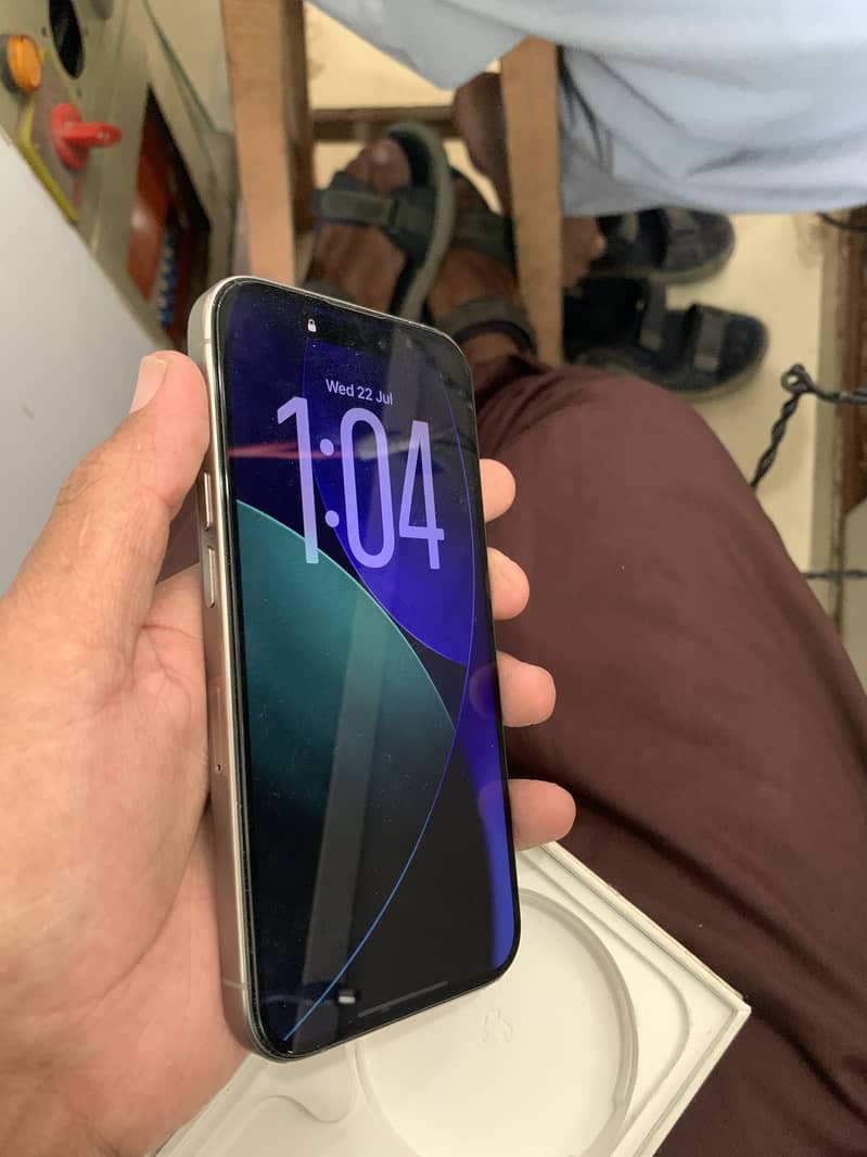 Apple iPhone 15 Pro 4