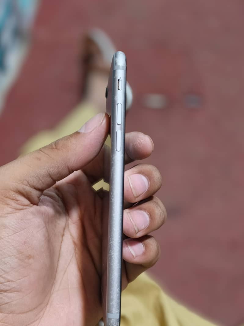 Apple iPhone 6 2
