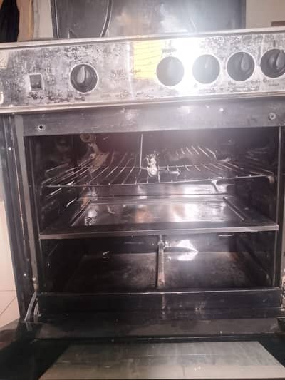 Oven for urgent sale 100% working condition
