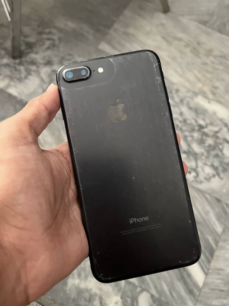 Apple iPhone 7 Plus 1