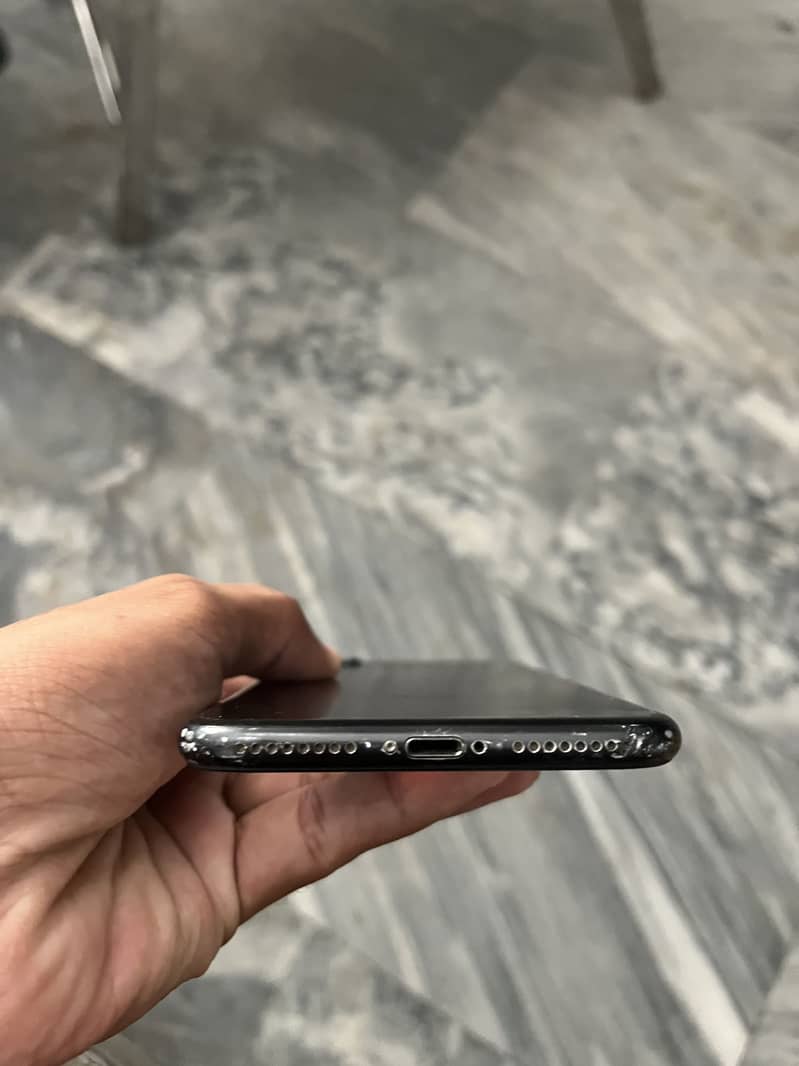 Apple iPhone 7 Plus 3