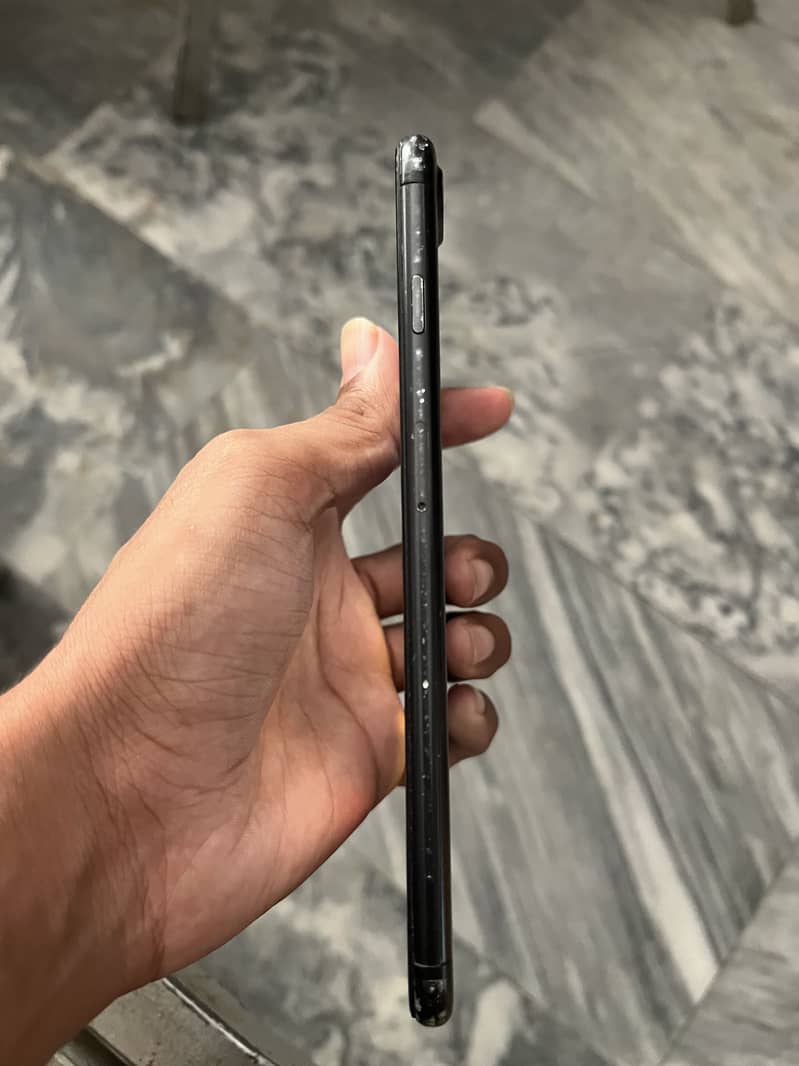 Apple iPhone 7 Plus 4