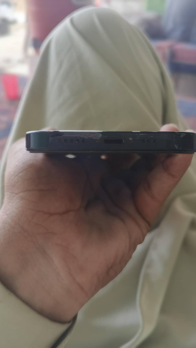 Apple iPhone 13 1