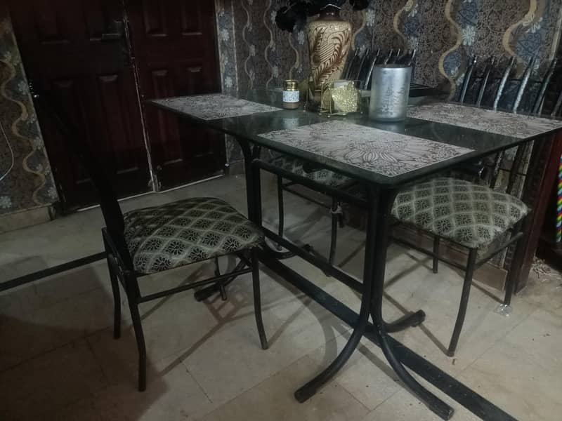 dining table with 4chairs 0