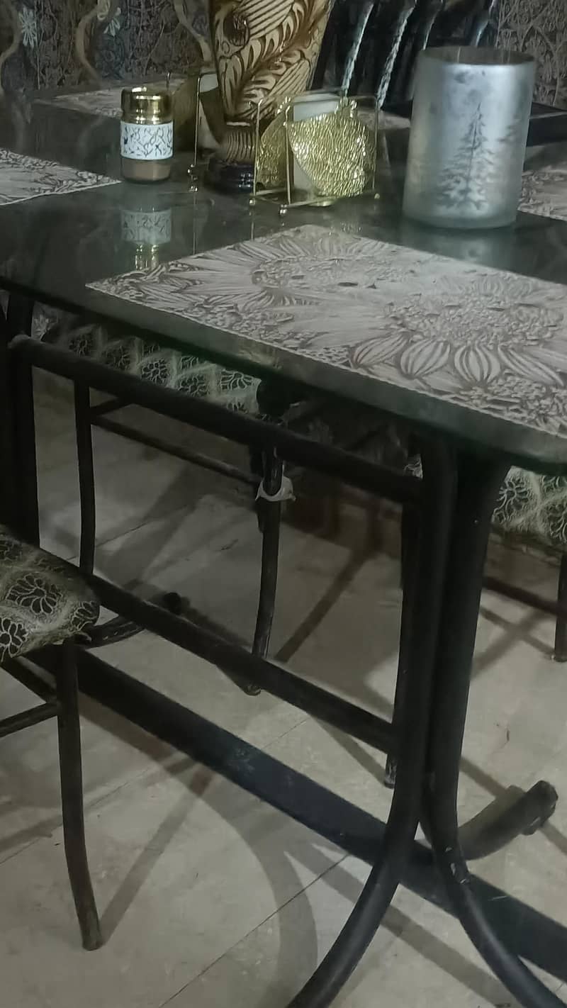 dining table with 4chairs 1