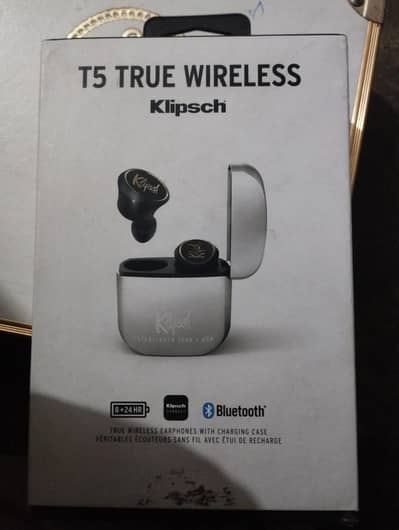 T5 TRUE WIRELESS KLIPSCH ESTABLISHED 1946 . USA EARPODS