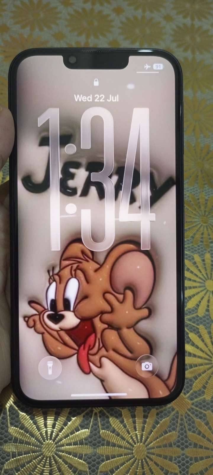 iPhone 13 4