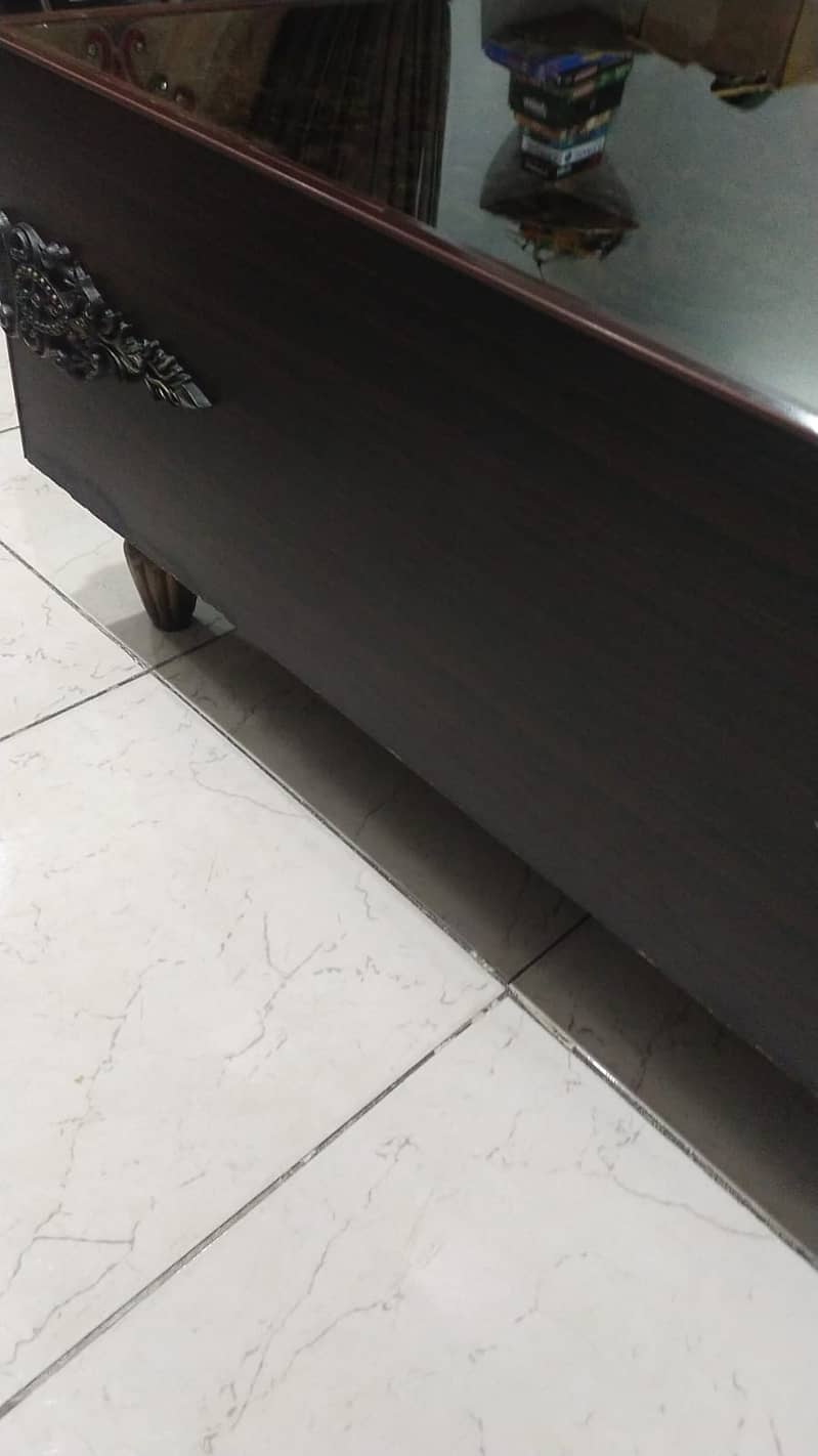 tv lounge table 6