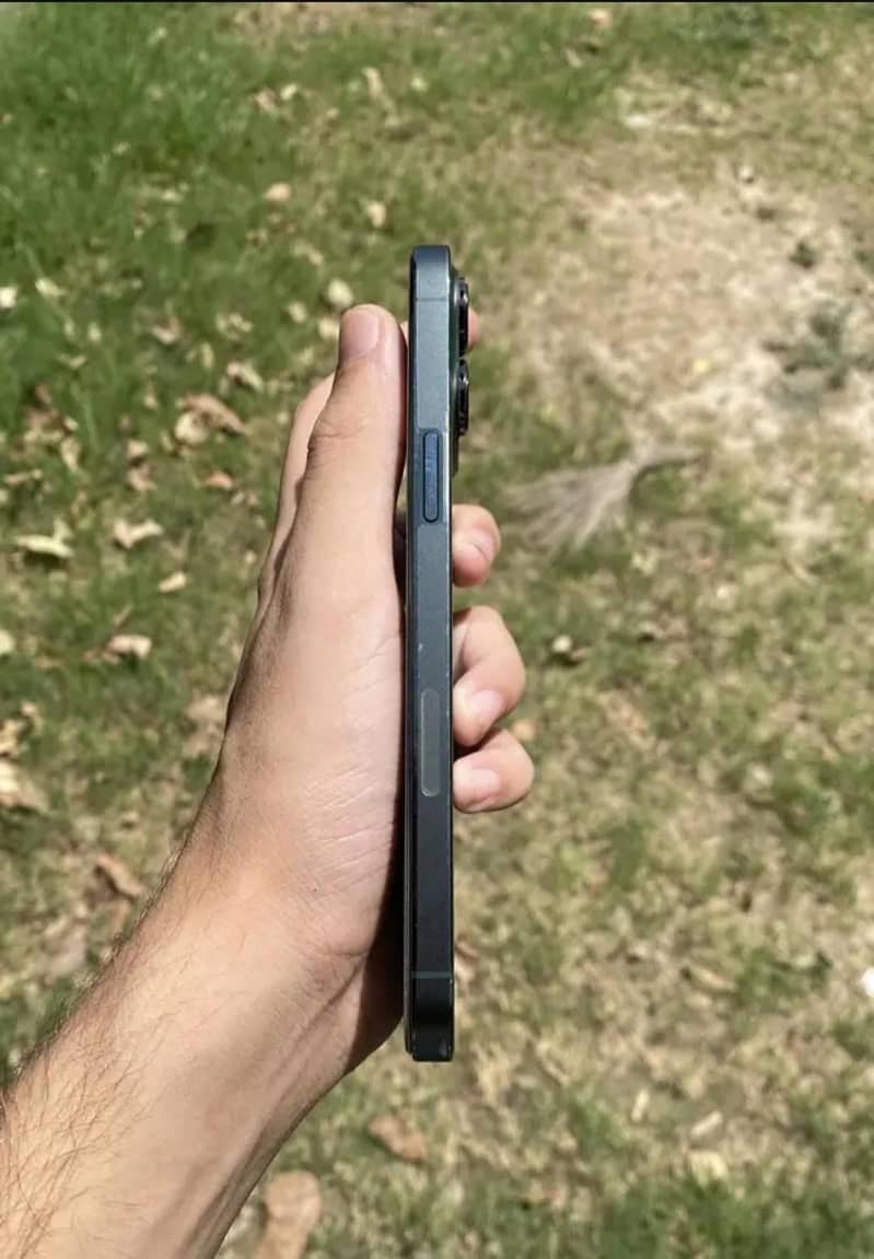 iPhone 13 Pro Max 1