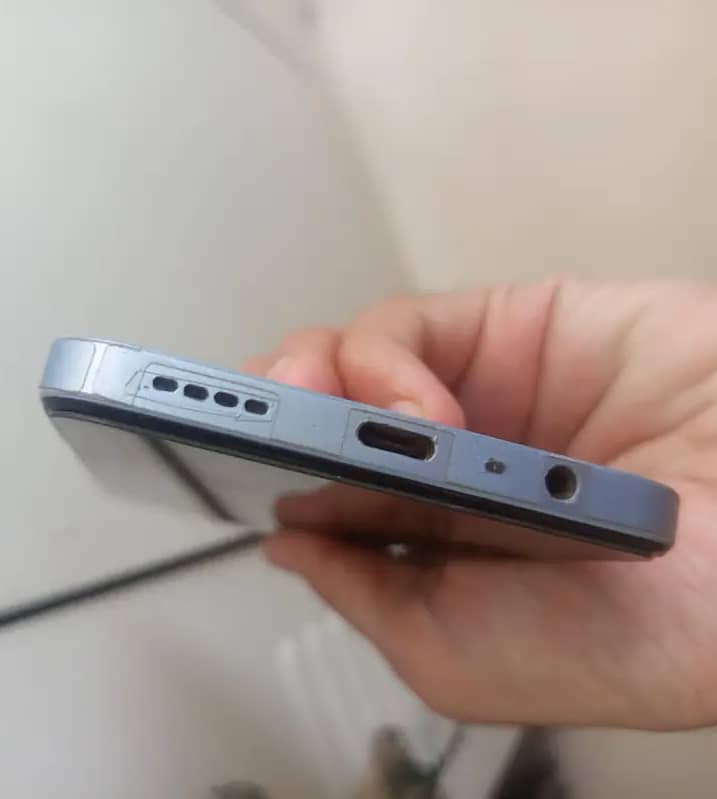 Realme Note 60 4