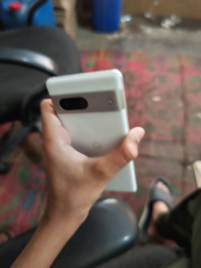 Google Pixel 7 4