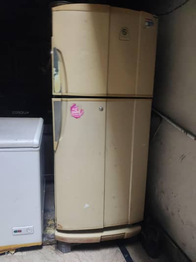 PEL  Fridge in Orignal Condition urgently for sale