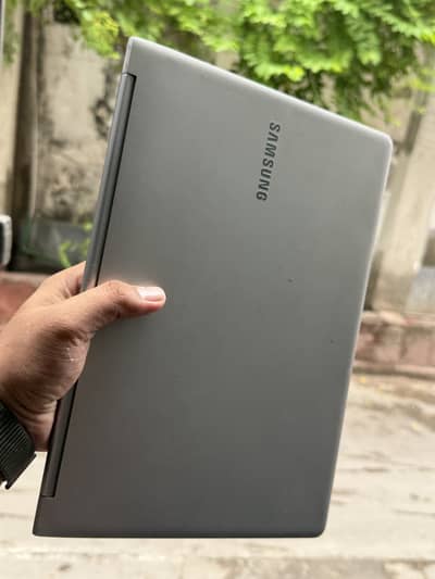 sumsang new series 9 | i5-3rd| 4gb 128ssd | slime with 2k display