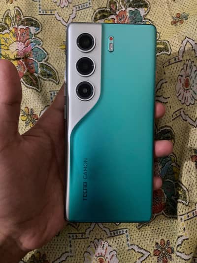 Tecno CAMON 40 Pro