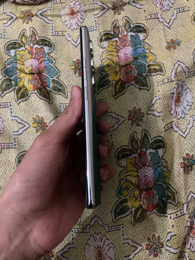 Tecno CAMON 40 Pro 3