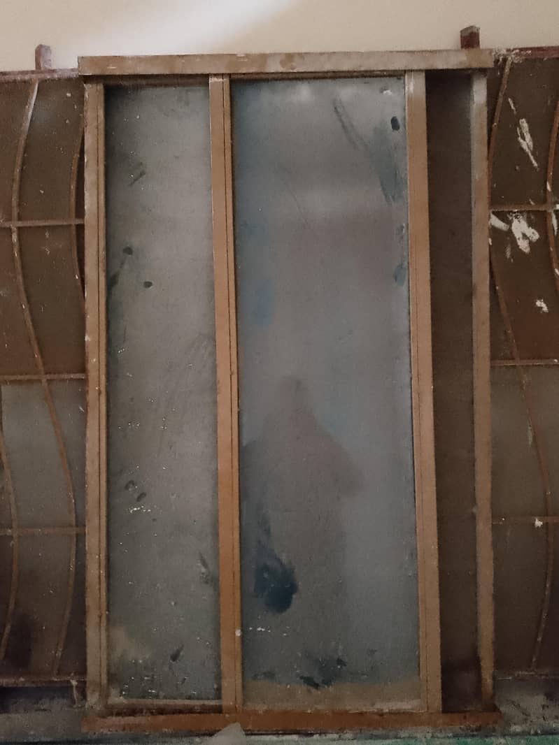 iron window 0