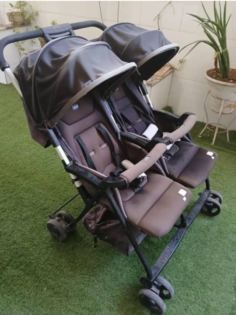 Twin pram 0
