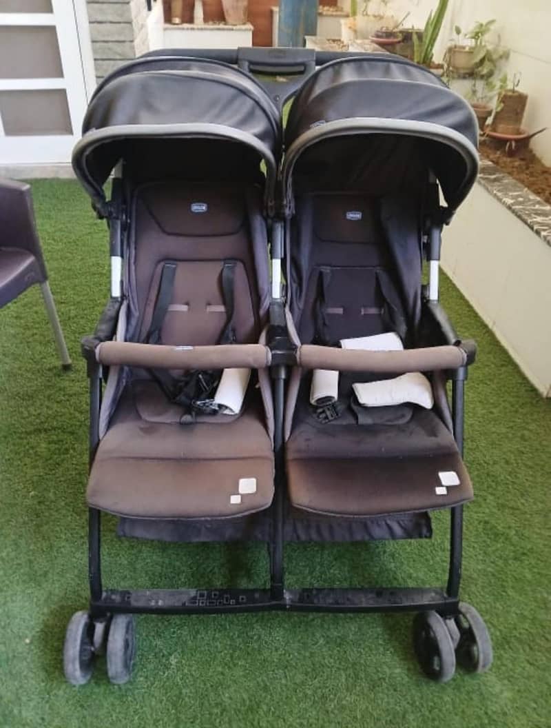 Twin pram 1