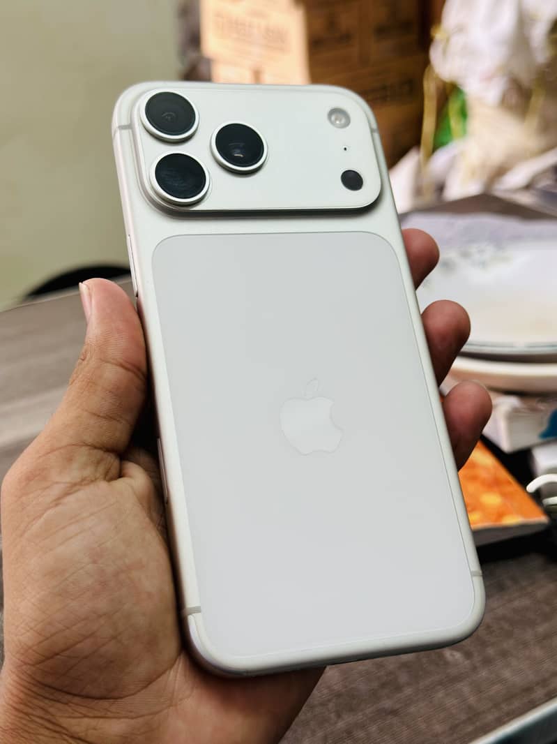 iPhone 17 Pro Max 0
