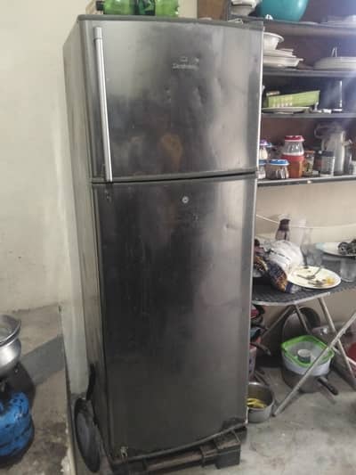 dolance fridge for sell 03224037912