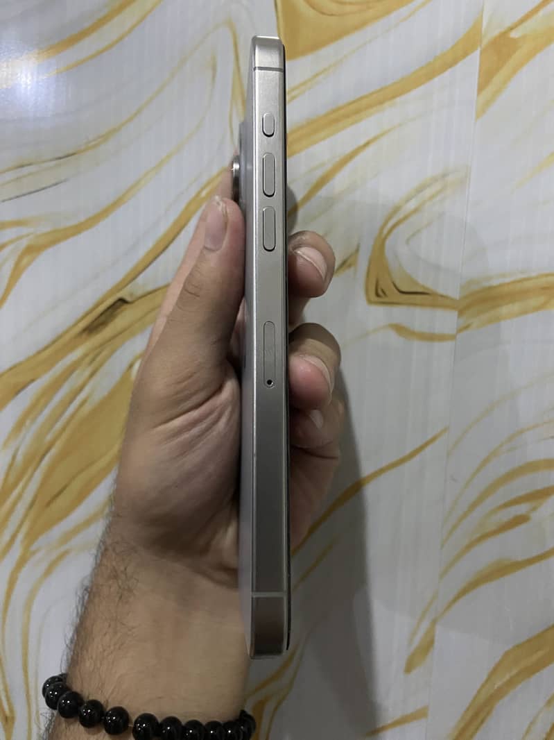 Iphone 15 pro max 5