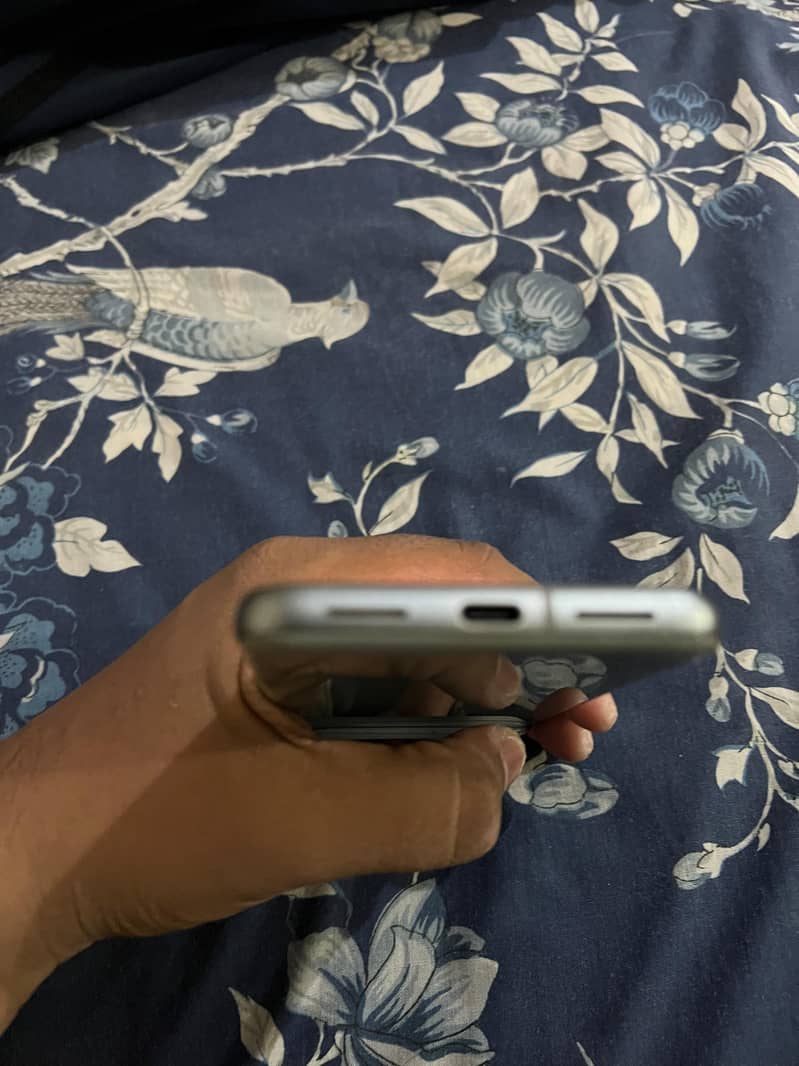 Google Pixel 8 2