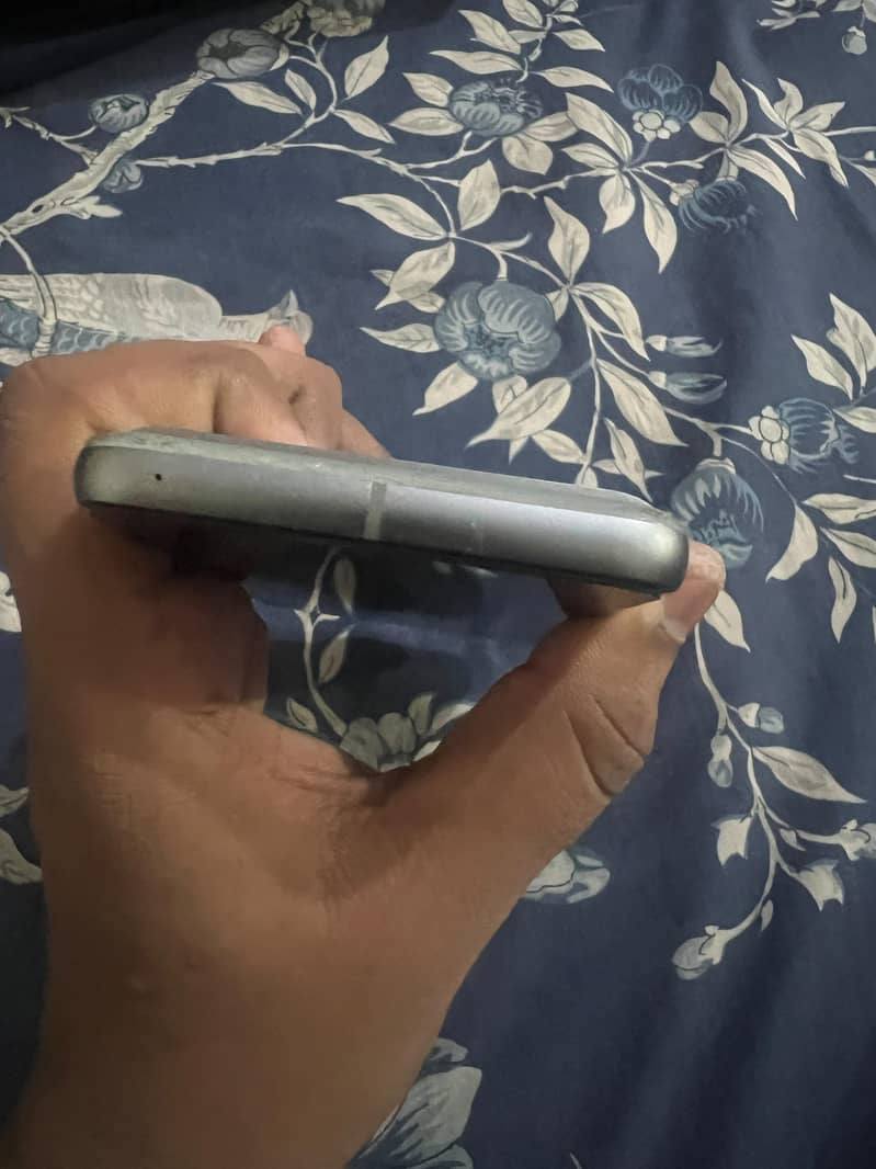 Google Pixel 8 5
