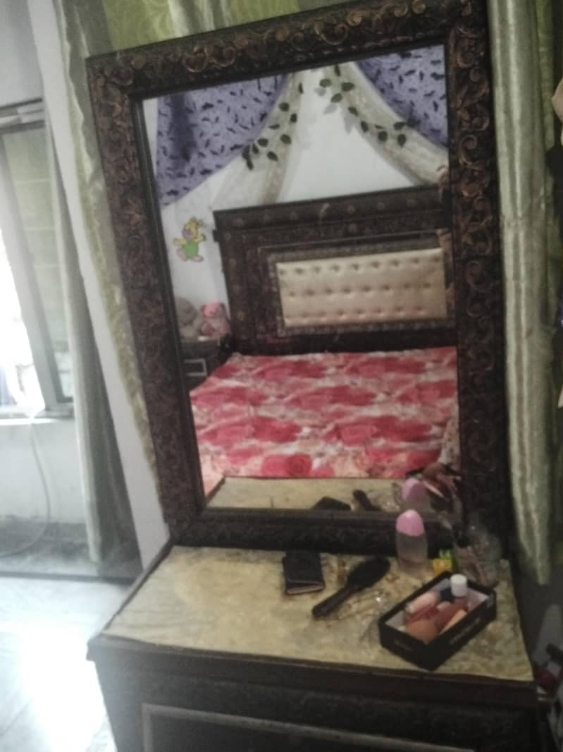 bed with dressing 1
