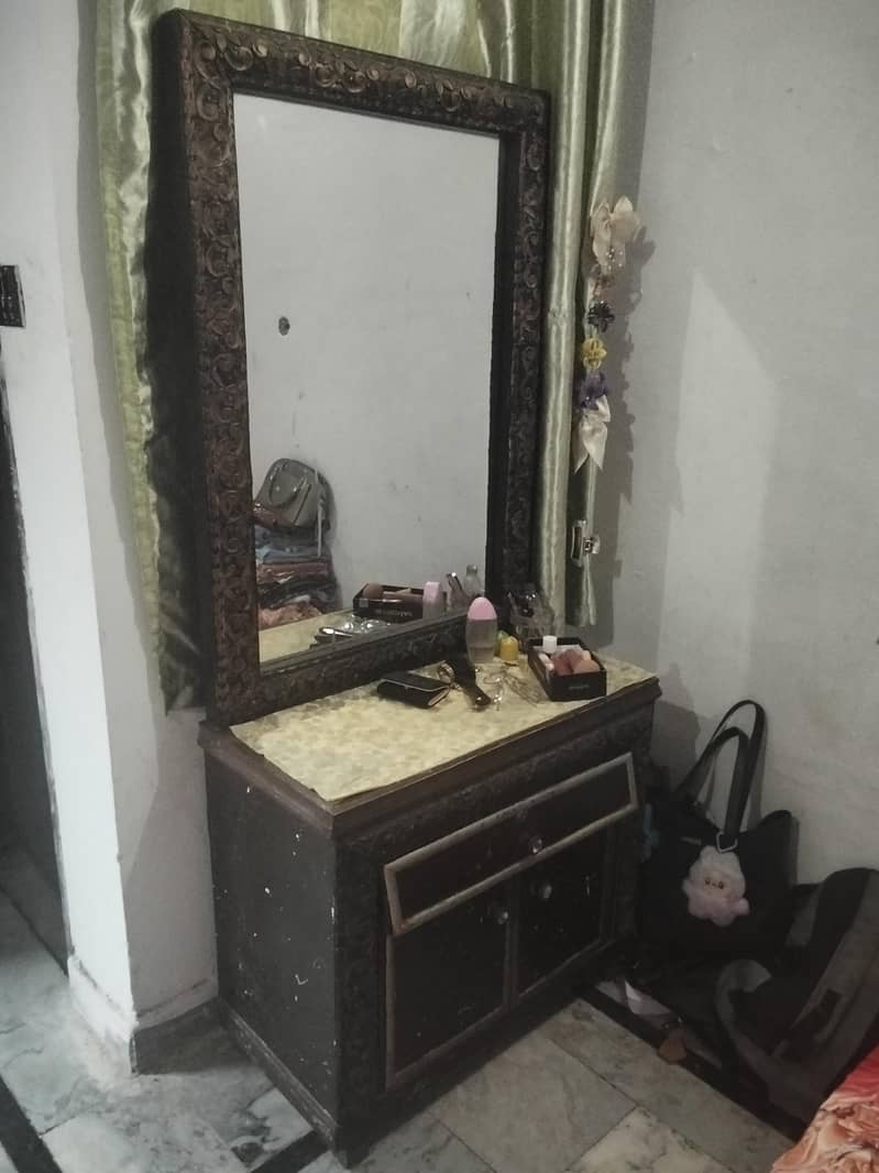 bed with dressing 2