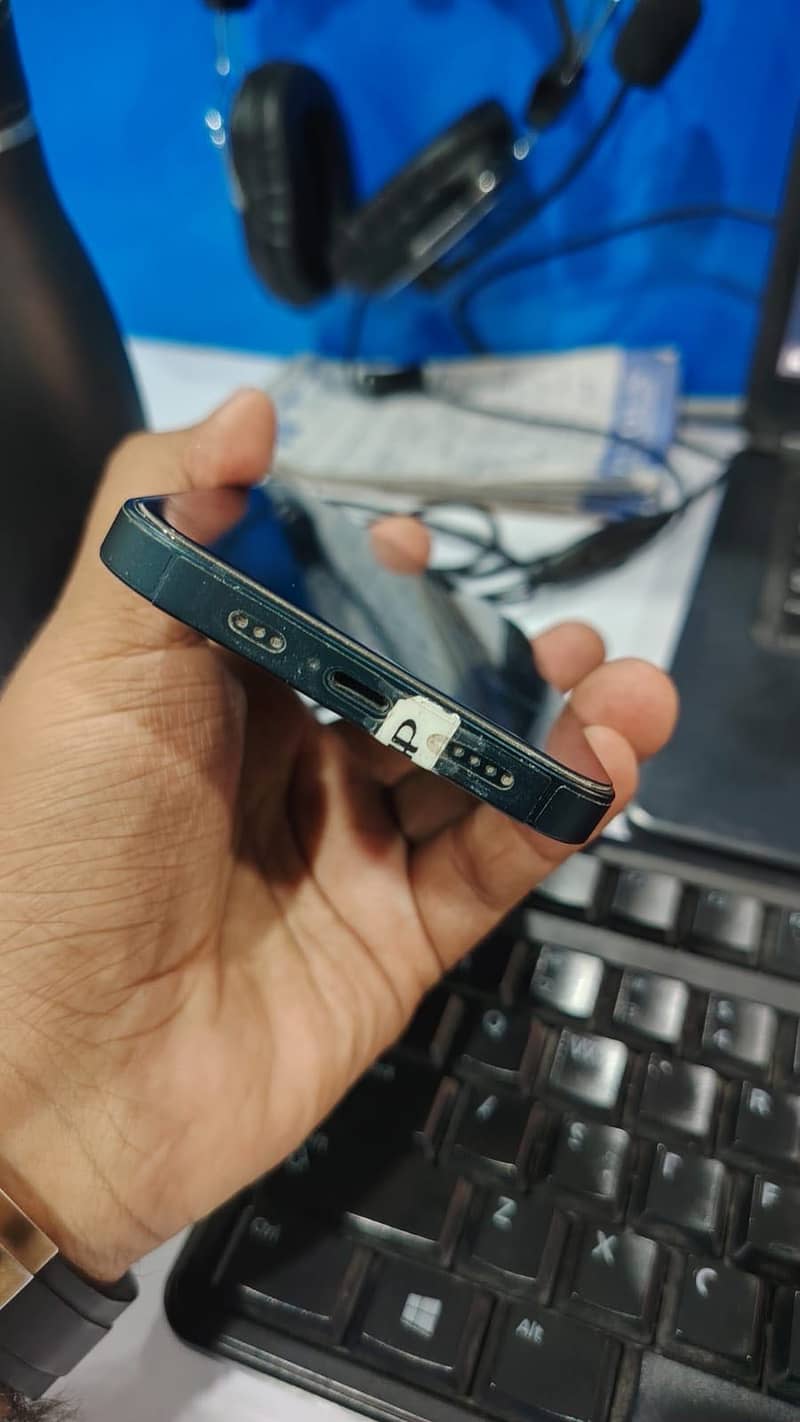 Apple iPhone 14 3