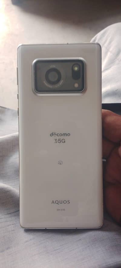 Sharp Aquos Zero6