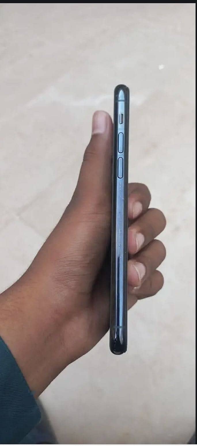 iPhone 11 Pro 2
