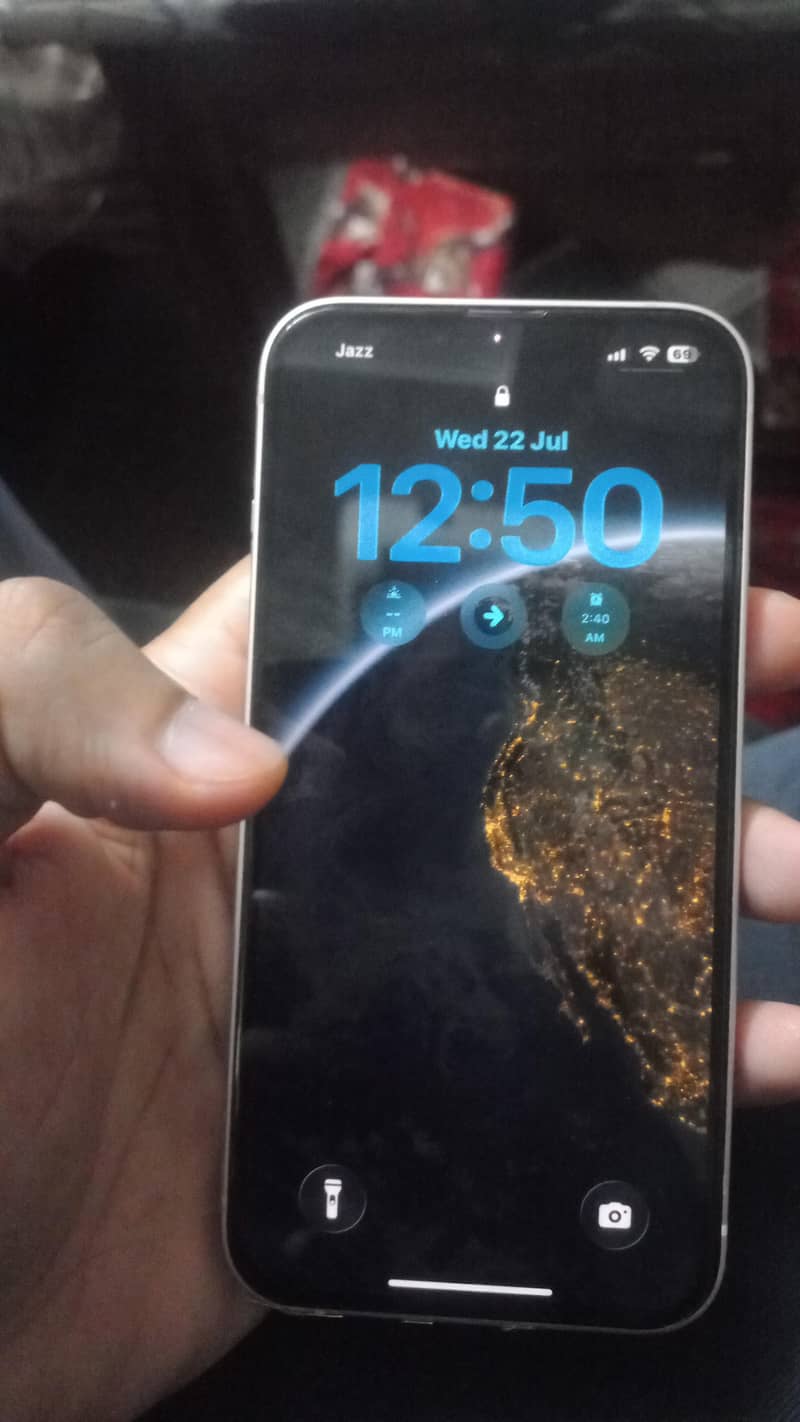 Apple iPhone 13 0