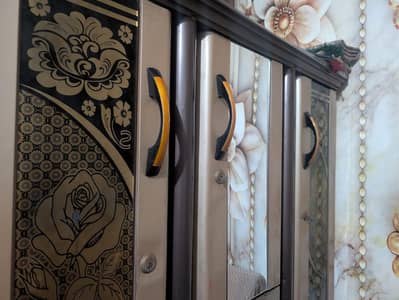 Almari 3 door wardrobe
