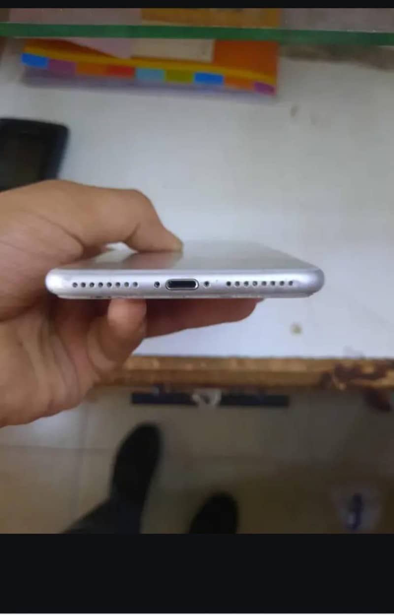 Apple iPhone 7 Plus 4
