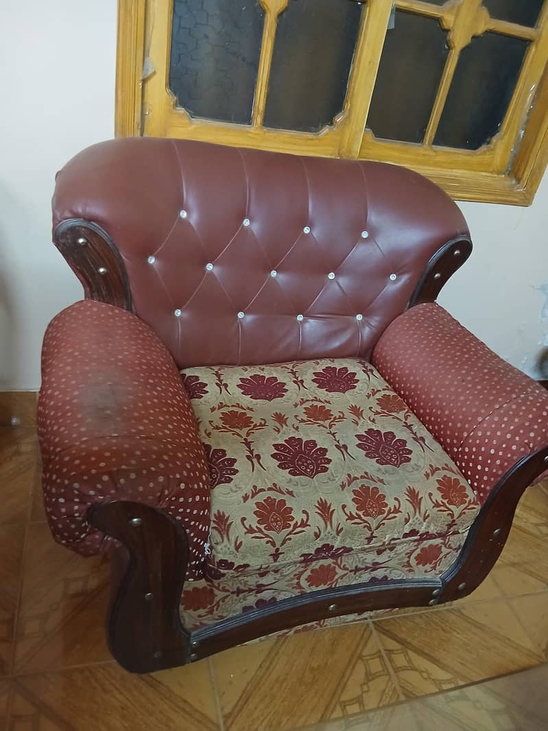 4 seater sofa 0